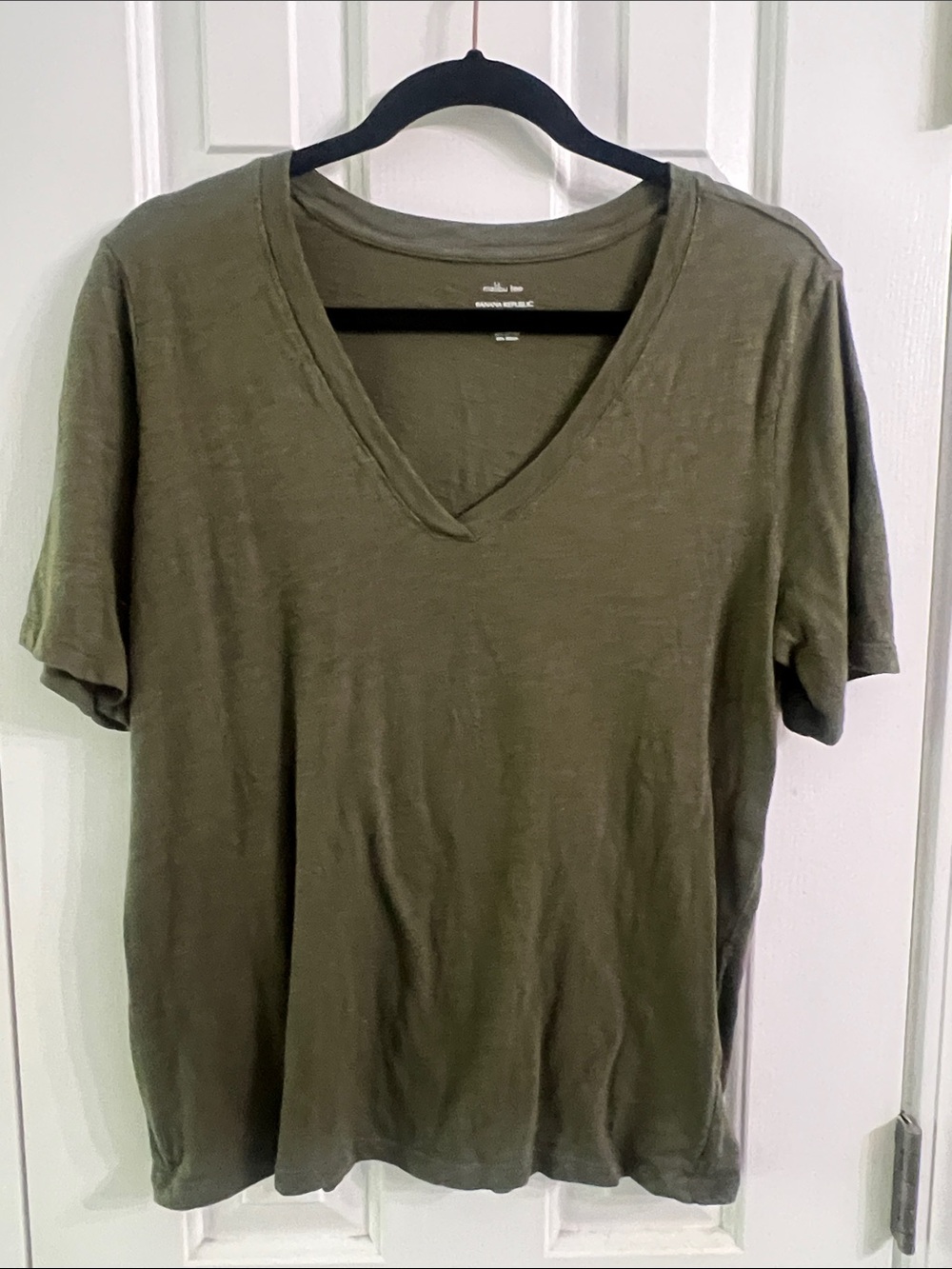 Banana Republic Olive Green V-Neck Short Sleeve Tee
